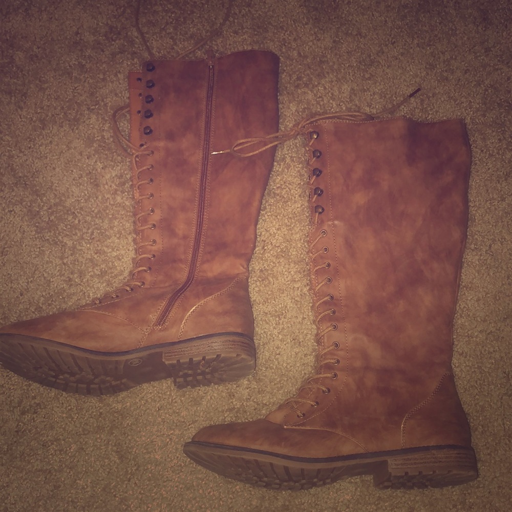 Missimo brand lace up combat boots, brown size 10